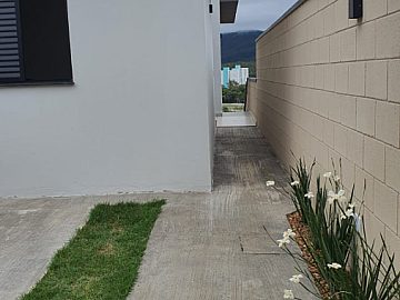 CASA T�RREA NOVA MOGI DAS CRUZES BOTUJURU 02 DORMS/02VAGAS!!