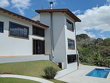 CASA CONDOM�NIO FECHADO ALPES EM GUARAREMA 03 DORMS/02 VAGAS